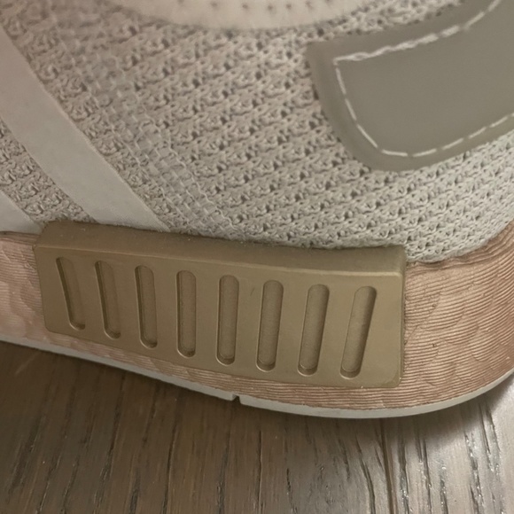 Authentic Adidas grey and gold sneakers size 9 unisex - Picture 7 of 9